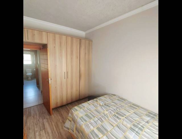 2 bed property to rent in RAVENSWOOD